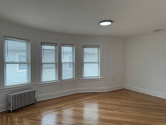 4th image of 1042 Victory Boulevard # Fl 1ST