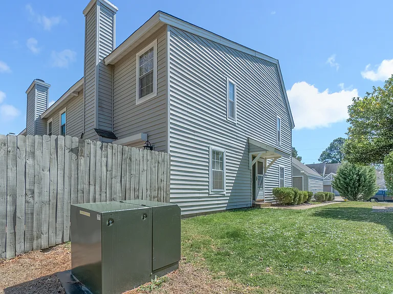 5092 Glenwood Way — Photo 17