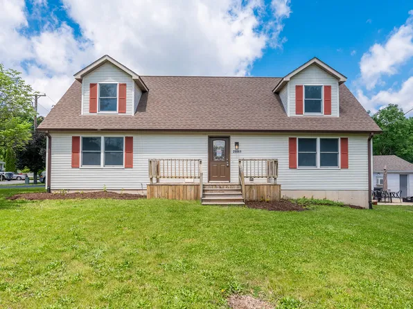 25061 S Canal St, Channahon, IL 60410
