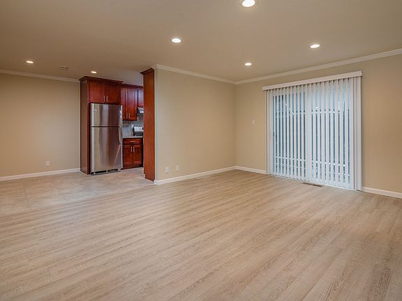 3rd image of 849 Bermuda Dr APT 3