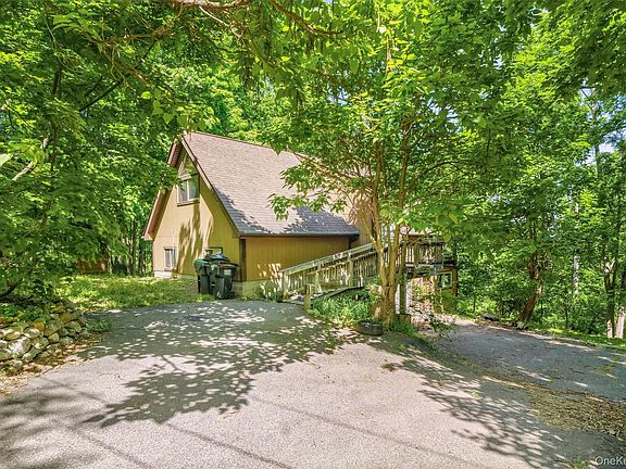 4th image of 65 Old Turnpike Road