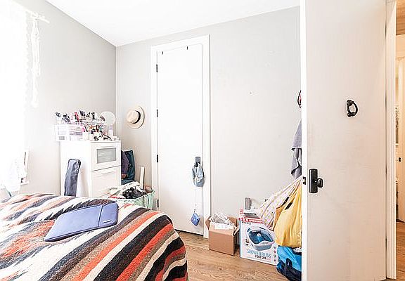 5th image of 806 Saint Johns Pl #E2