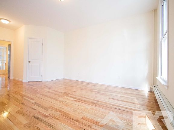 4th image of 277 Driggs Ave APT 3L