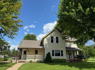 221 22nd Ave SW, Faribault, MN 55021