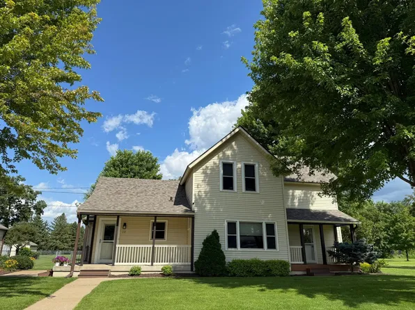 221 22nd Ave SW, Faribault, MN 55021