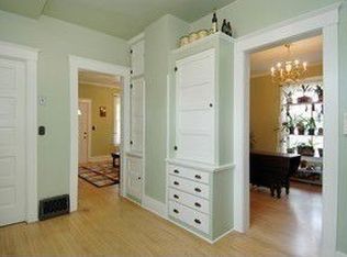 701 E Chicago St, Elgin, IL 60120