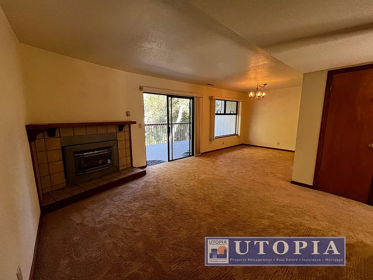 2726 Hampton Ln — Photo 17