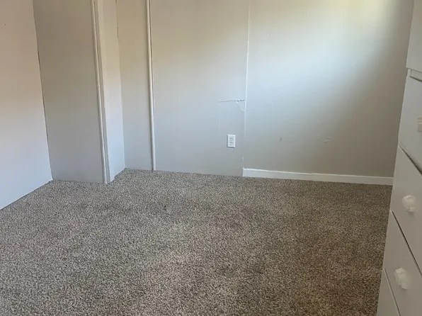 134 Perry St APT 3, Grand Ledge, MI 48837