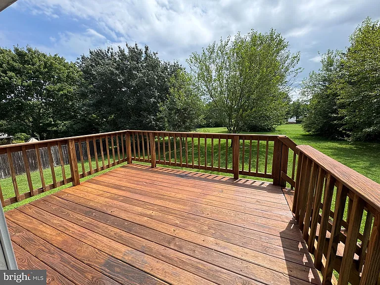 5077 Macnamara Dr — Photo 8