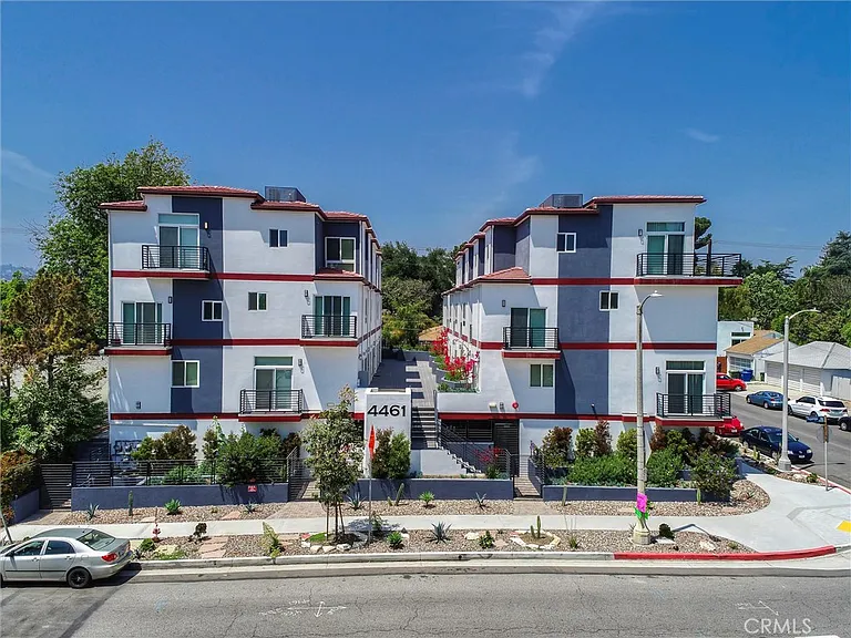 4461 Tujunga Ave #104 — Photo 3