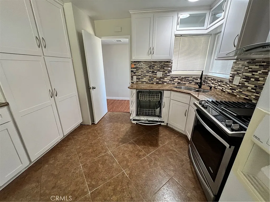 3 bed, 1400 sqft, $3,900 — Photo 4