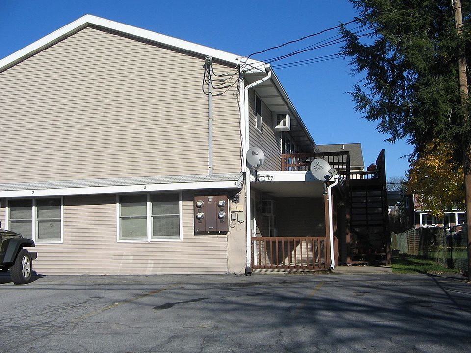 1st image of 141 N Cherry Aly APT 202