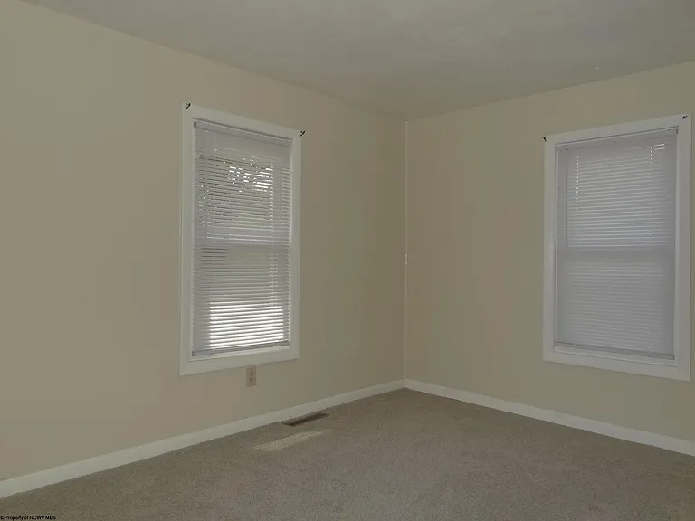 2726 Stewartstown Rd — Photo 28