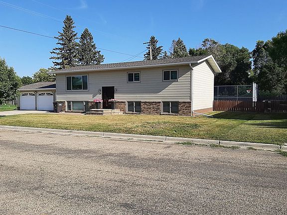 2nd image of 316 9th St W