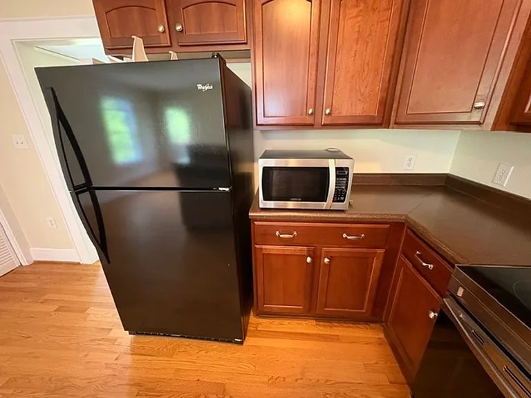 435 Pickens Ct — Photo 6
