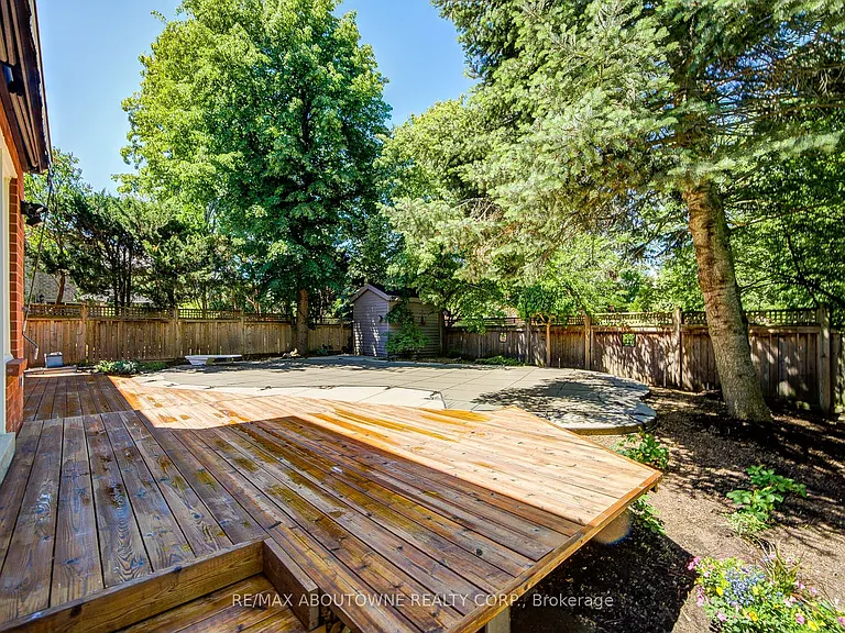 1273 Blackthorn Pl — Photo 37