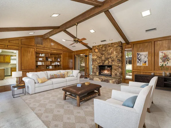 2841 Prairie Creek Dr, Plano, TX 75075