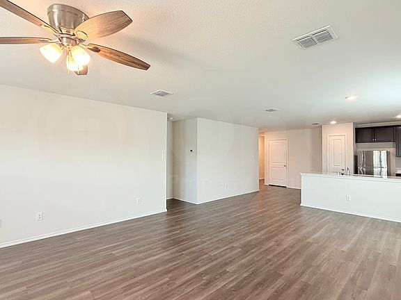 4th image of 5204 Longshadow Dr