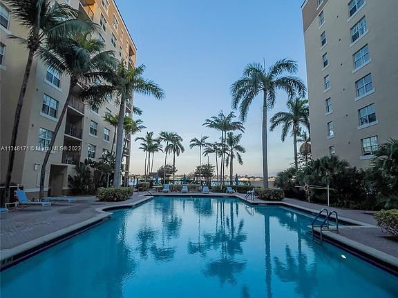 4th image of 1801 N Flagler Dr APT 228