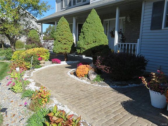 3rd image of 110 Pebble Creek Ln