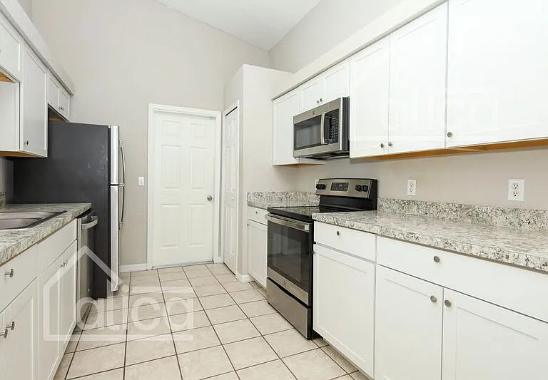 7331 Holly St — Photo 9