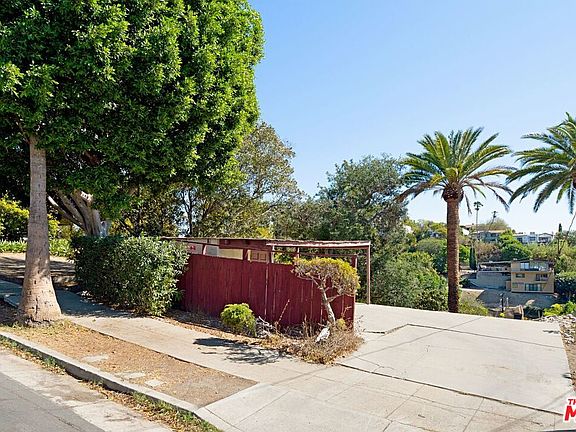 5th image of 1800 Micheltorena St