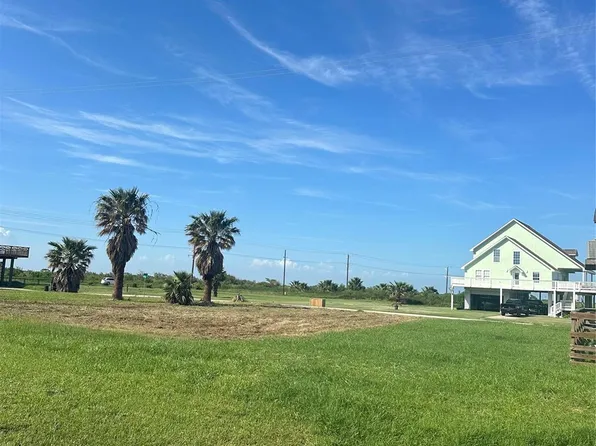 981 Sailfish, Crystal Beach, TX 77650