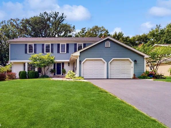 630 Hillside Ct, Barrington, IL 60010