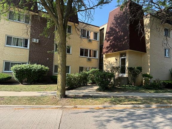 2nd image of 677 S River Rd APT 2A