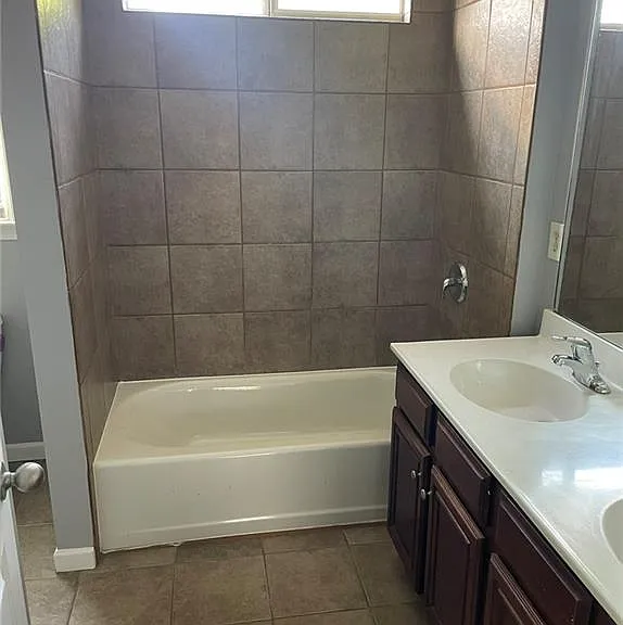 15 Ollie St NW — Photo 6