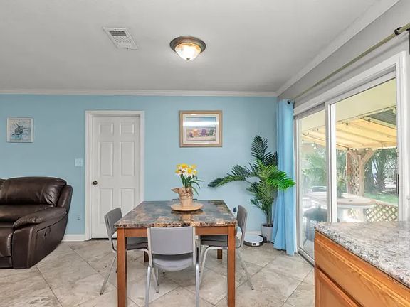 3rd image of 221 Deluna Rd SW #House
