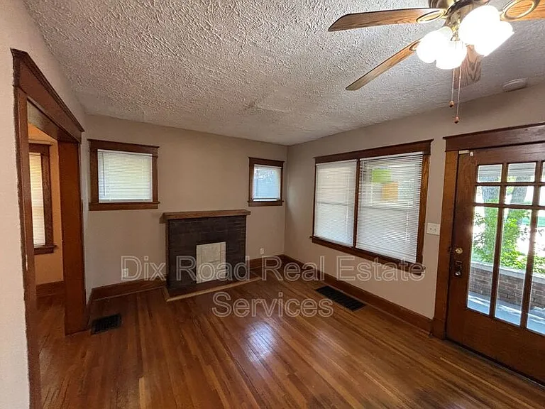 424 Shafor St — Photo 8