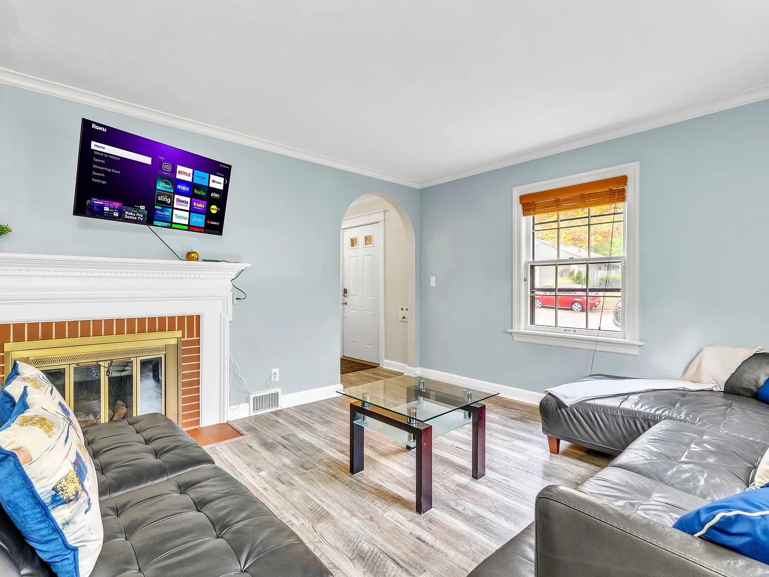 4 bed, 1462 sqft, $8,400 — Photo 3