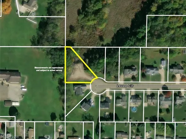 Levee Cir, Magnolia, OH 44643