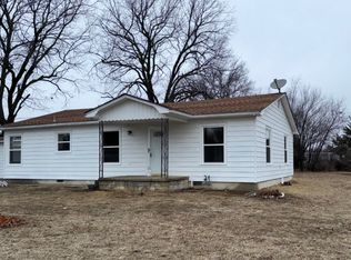 733 E Country Rd, Columbus, KS 66725