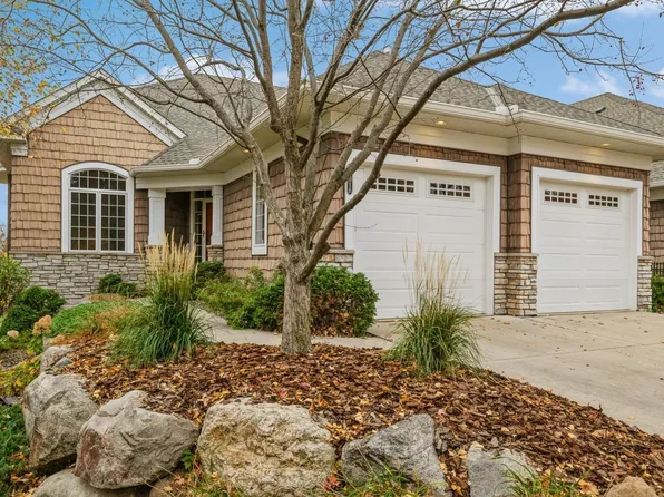 10016 Indigo Dr, Eden Prairie, MN 55347