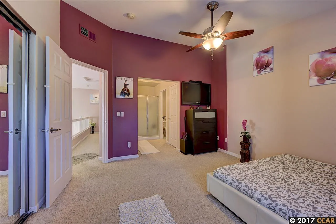 1704 Periwinkle Way photo 1