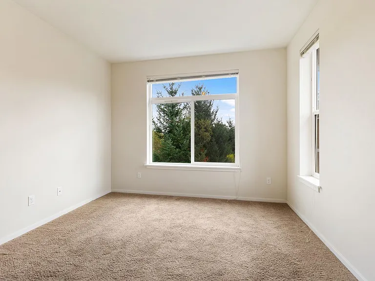 Creekside Apartments — Photo 37