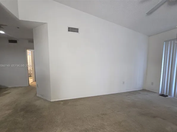 2301 W Preserve Way APT 302, Hollywood, FL 33025
