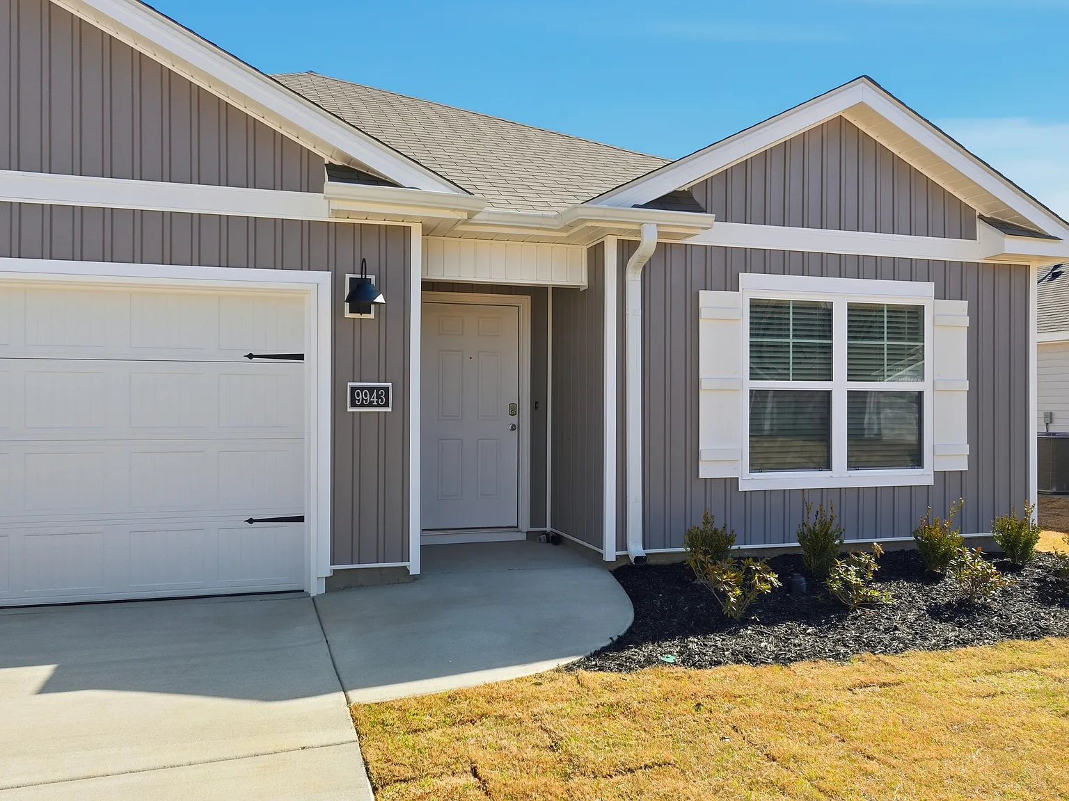 4 bed, 1833 sqft, $2,000 — Photo 2
