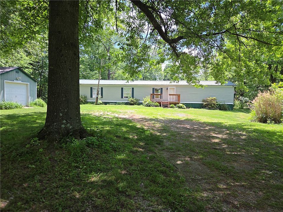 1st image of 132 Maplehurst Dr