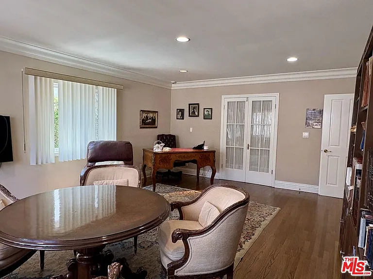 414 N Las Palmas Ave — Photo 8