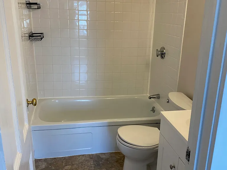 13 Magnolia Ave #1L — Photo 7