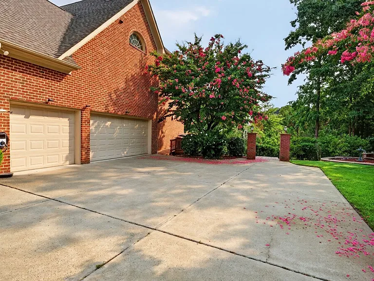 104 Douty Ct — Photo 53
