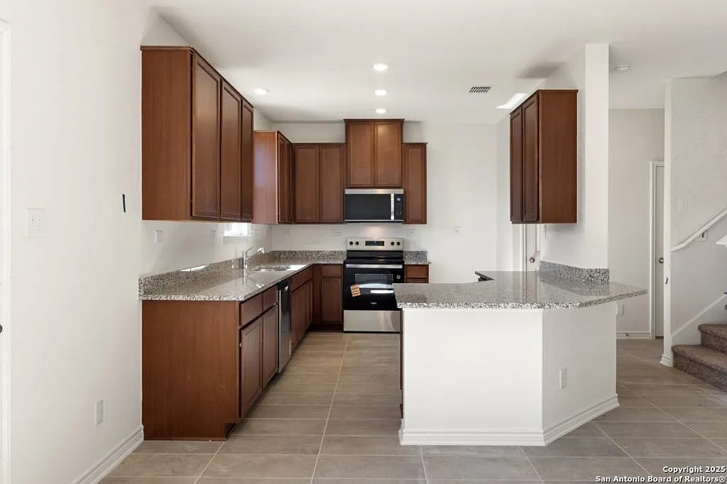 822 Bifurcate Bnd — Photo 4