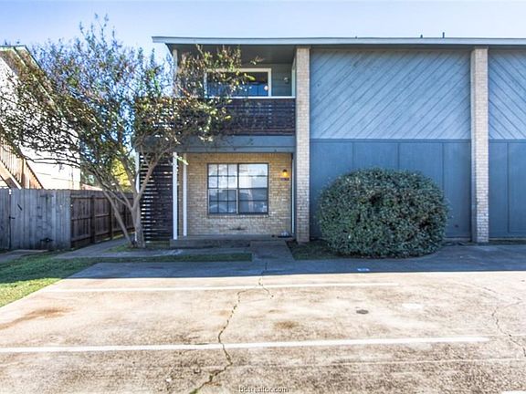 2nd image of 806 Navarro Dr APT C