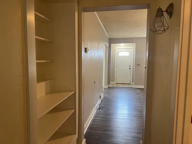 2224 W Kent Ave — Photo 8