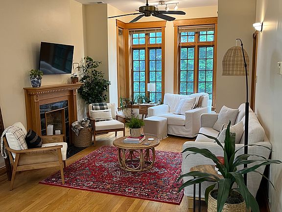 2nd image of 716 W Wrightwood Ave APT 3