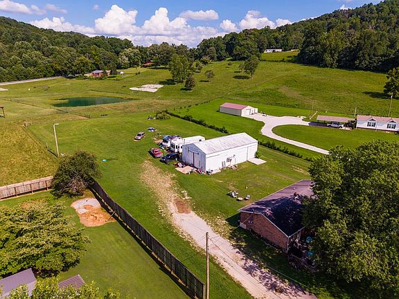 4th image of 3945 Seven Springs Rd