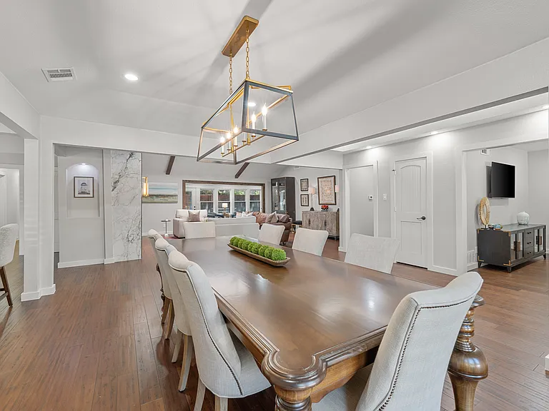 6926 Royal Ln — Photo 13